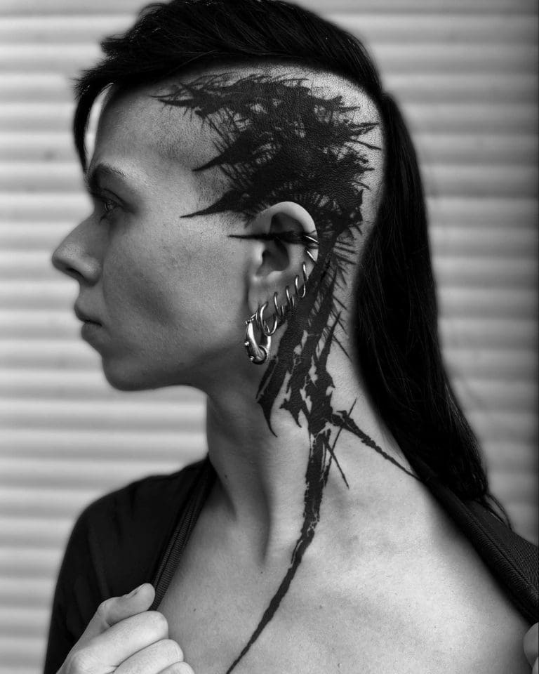 Tattoo-Stile Entdecke die Vielfalt unserer Tattoo-Stile in Berlin. Von minimalistischen Designs bis zu ausdrucksstarken Motiven hat jeder Stil seinen eigenen Charakter.