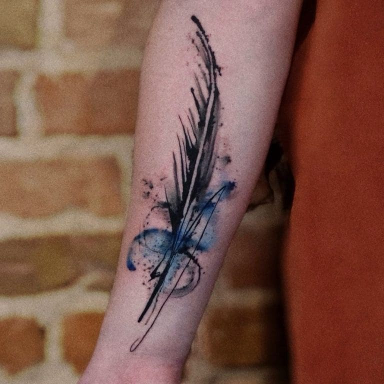 Tattoo-Stile Entdecke die Vielfalt unserer Tattoo-Stile in Berlin. Von minimalistischen Designs bis zu ausdrucksstarken Motiven hat jeder Stil seinen eigenen Charakter.