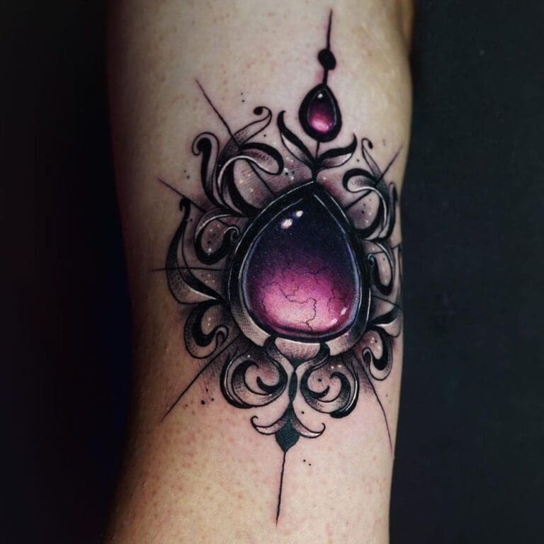 Tattoo-Stile Entdecke die Vielfalt unserer Tattoo-Stile in Berlin. Von minimalistischen Designs bis zu ausdrucksstarken Motiven hat jeder Stil seinen eigenen Charakter.