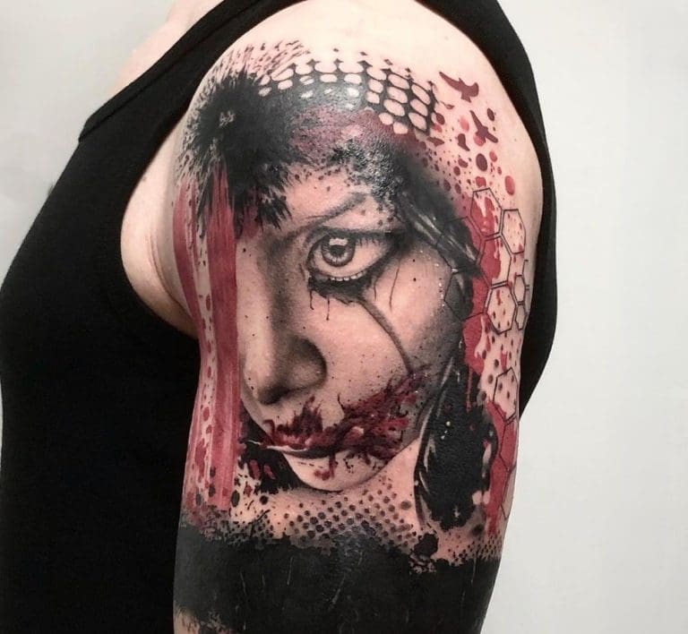 Tattoo-Stile Entdecke die Vielfalt unserer Tattoo-Stile in Berlin. Von minimalistischen Designs bis zu ausdrucksstarken Motiven hat jeder Stil seinen eigenen Charakter.