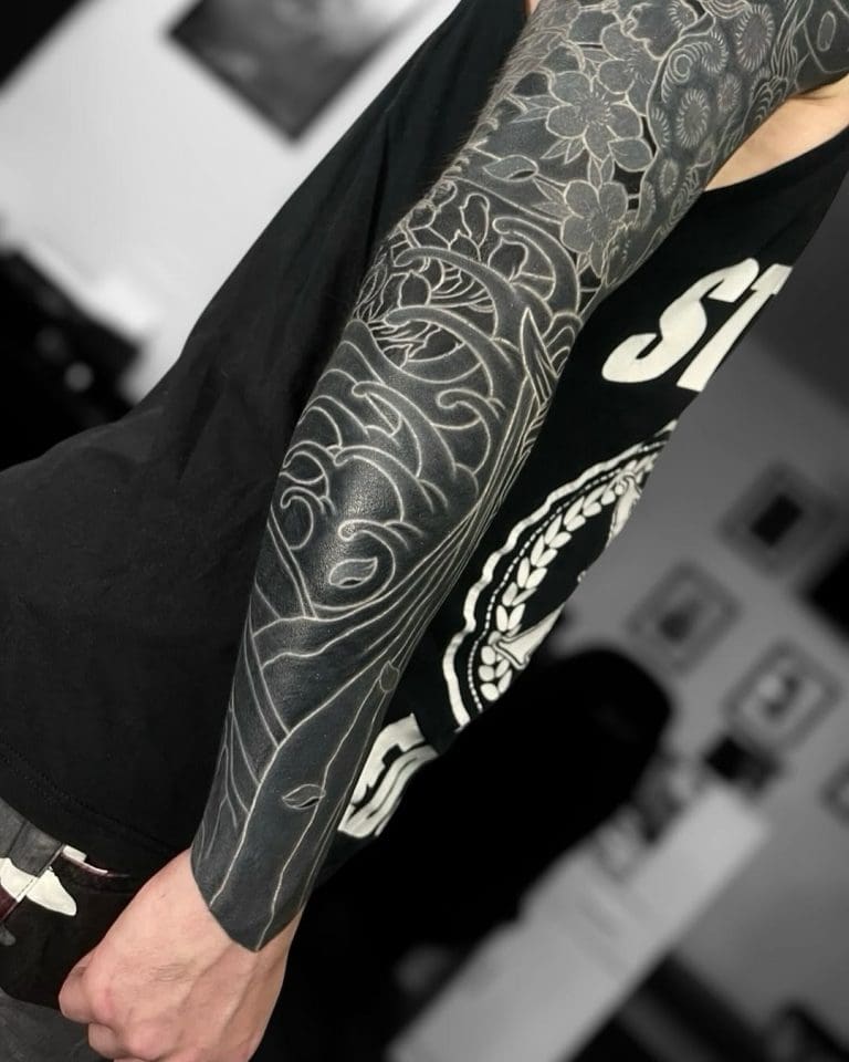Tattoo-Stile Entdecke die Vielfalt unserer Tattoo-Stile in Berlin. Von minimalistischen Designs bis zu ausdrucksstarken Motiven hat jeder Stil seinen eigenen Charakter.