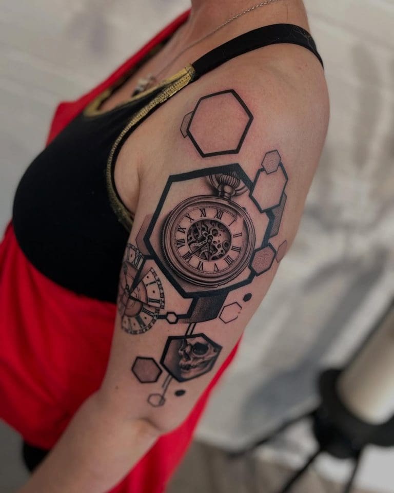 Tattoo-Stile Entdecke die Vielfalt unserer Tattoo-Stile in Berlin. Von minimalistischen Designs bis zu ausdrucksstarken Motiven hat jeder Stil seinen eigenen Charakter.