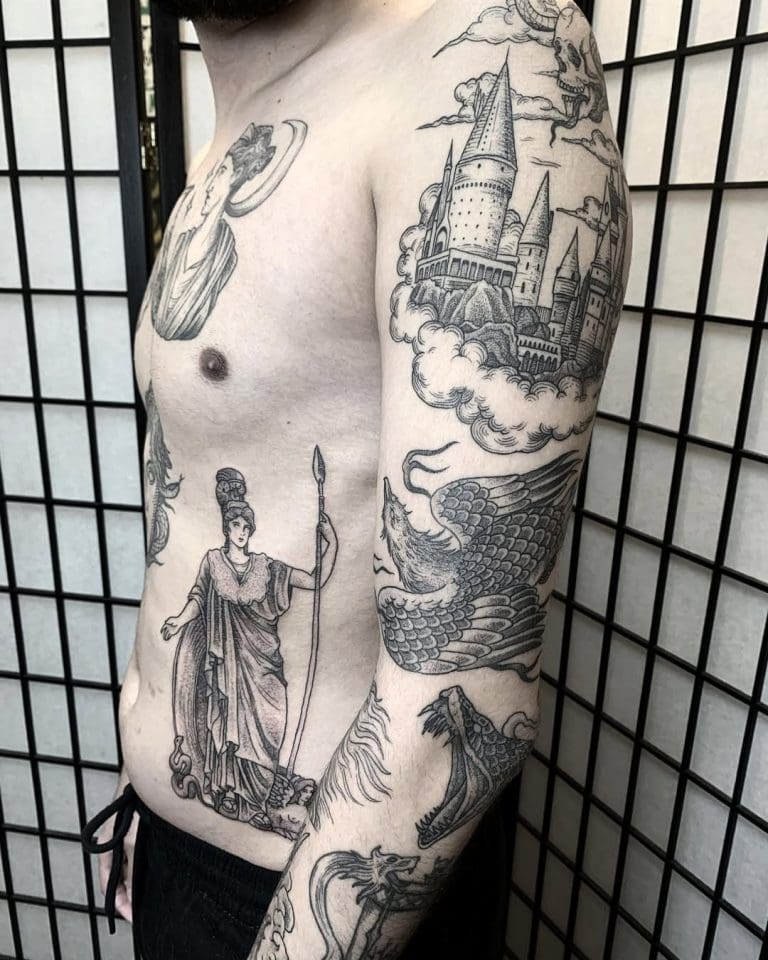 Tattoo-Stile Entdecke die Vielfalt unserer Tattoo-Stile in Berlin. Von minimalistischen Designs bis zu ausdrucksstarken Motiven hat jeder Stil seinen eigenen Charakter.