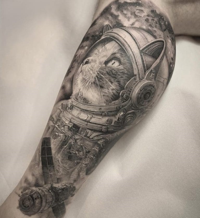Tattoo-Stile Entdecke die Vielfalt unserer Tattoo-Stile in Berlin. Von minimalistischen Designs bis zu ausdrucksstarken Motiven hat jeder Stil seinen eigenen Charakter.