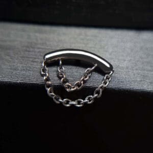 Piercing Unser erfahrenes Team kombiniert handwerkliche Präzision mit Geduld und Feingefühl. So entsteht ein Piercing-Erlebnis, das professionell, entspannt und ganz auf dich zugeschnitten ist.