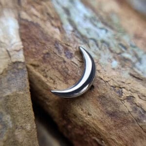 Piercing Unser erfahrenes Team kombiniert handwerkliche Präzision mit Geduld und Feingefühl. So entsteht ein Piercing-Erlebnis, das professionell, entspannt und ganz auf dich zugeschnitten ist.