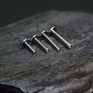 Piercing Unser erfahrenes Team kombiniert handwerkliche Präzision mit Geduld und Feingefühl. So entsteht ein Piercing-Erlebnis, das professionell, entspannt und ganz auf dich zugeschnitten ist.