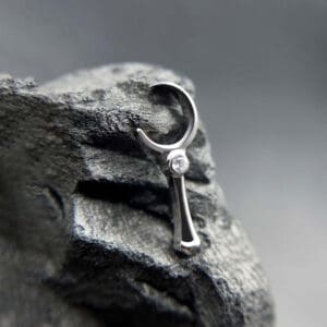 Piercing Unser erfahrenes Team kombiniert handwerkliche Präzision mit Geduld und Feingefühl. So entsteht ein Piercing-Erlebnis, das professionell, entspannt und ganz auf dich zugeschnitten ist.
