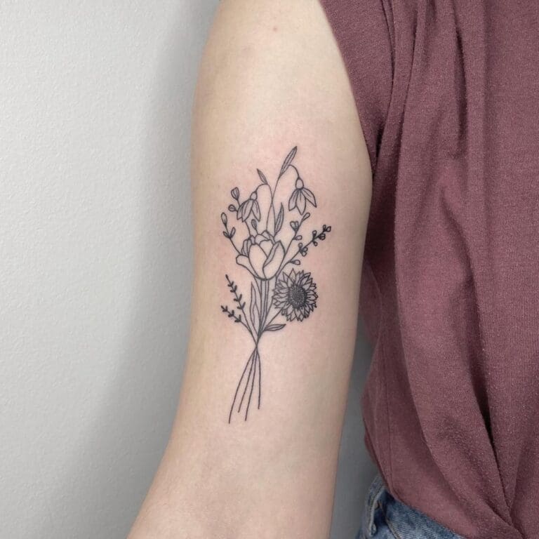 Tattoo-Stile Entdecke die Vielfalt unserer Tattoo-Stile in Berlin. Von minimalistischen Designs bis zu ausdrucksstarken Motiven hat jeder Stil seinen eigenen Charakter.