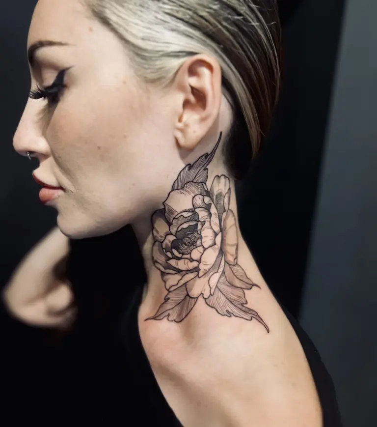 Tattoo-Stile Entdecke die Vielfalt unserer Tattoo-Stile in Berlin. Von minimalistischen Designs bis zu ausdrucksstarken Motiven hat jeder Stil seinen eigenen Charakter.