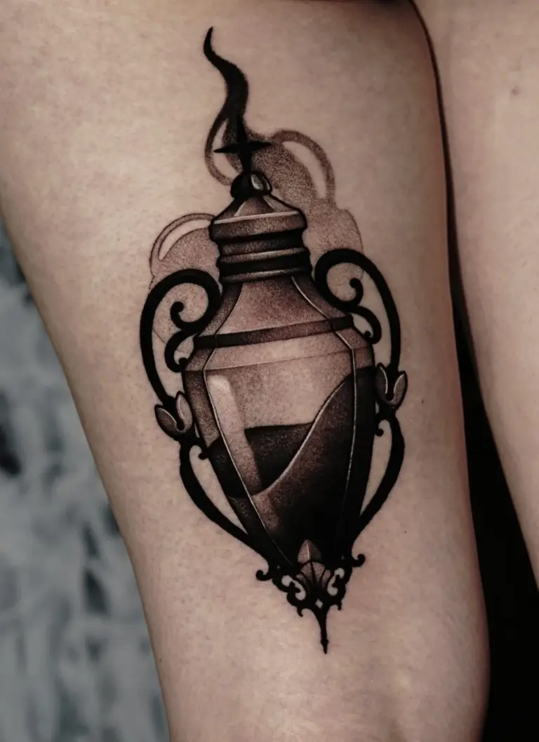 Tattoo-Stile Entdecke die Vielfalt unserer Tattoo-Stile in Berlin. Von minimalistischen Designs bis zu ausdrucksstarken Motiven hat jeder Stil seinen eigenen Charakter.