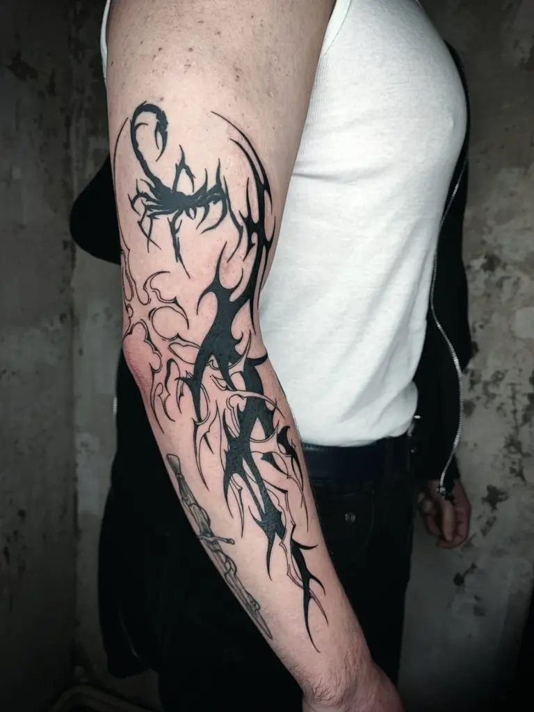 Tattoo-Stile Entdecke die Vielfalt unserer Tattoo-Stile in Berlin. Von minimalistischen Designs bis zu ausdrucksstarken Motiven hat jeder Stil seinen eigenen Charakter.