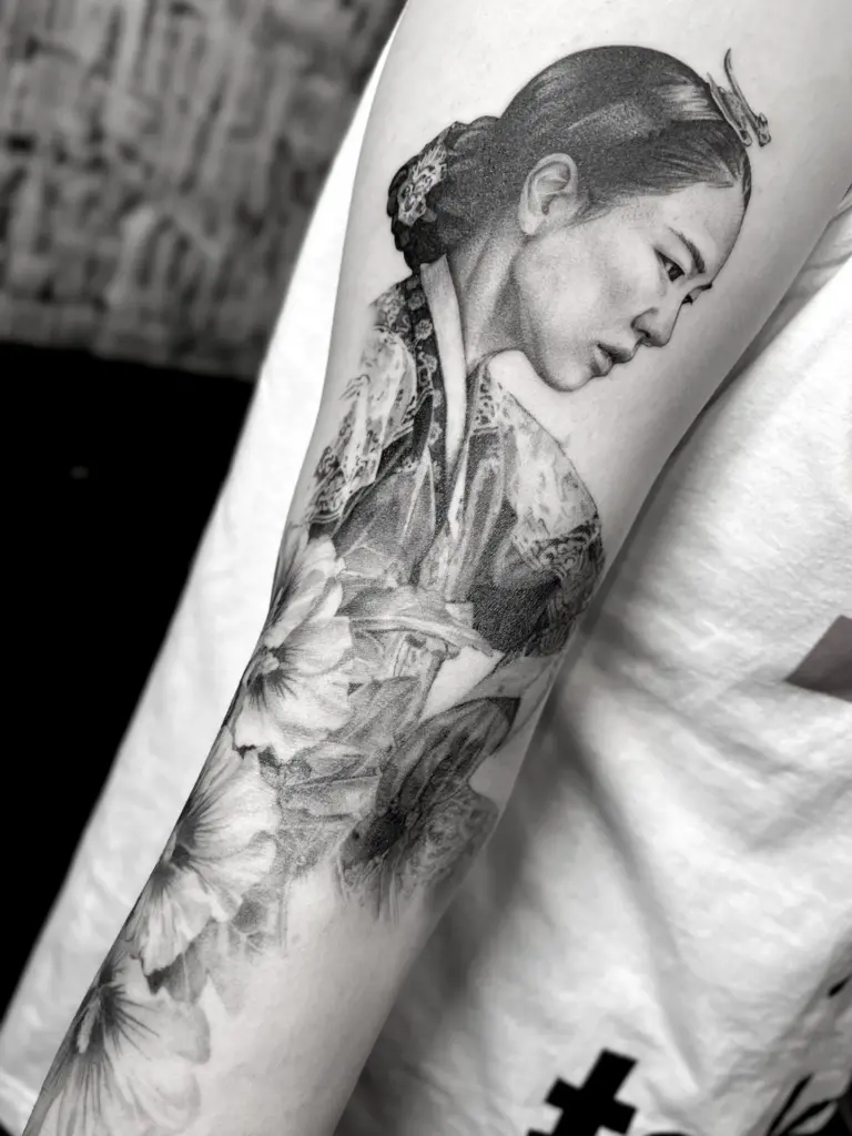 Tattoo-Stile Entdecke die Vielfalt unserer Tattoo-Stile in Berlin. Von minimalistischen Designs bis zu ausdrucksstarken Motiven hat jeder Stil seinen eigenen Charakter.