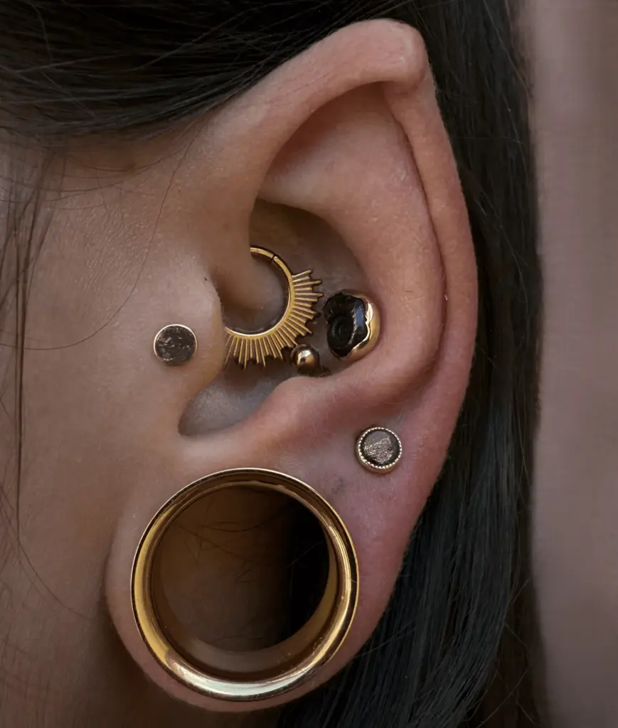Piercing Unsere Piercing-Studios in Berlin stehen für Präzision, Erfahrung und ein sicheres Gefühl. Mit Ruhe, Feingefühl und hochwertigen Materialien schaffen wir ein Piercing-Erlebnis, das überzeugt.