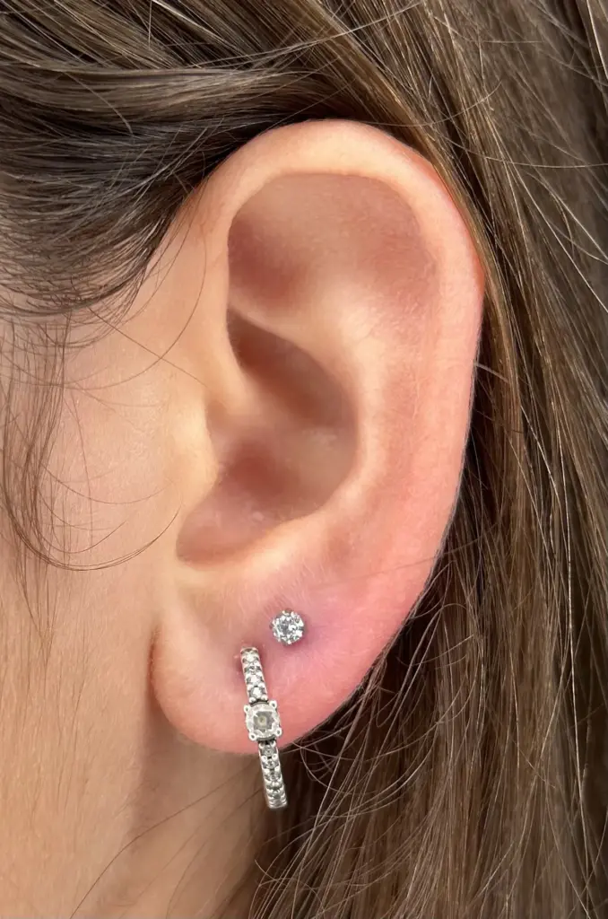Piercing Unsere Piercing-Studios in Berlin stehen für Präzision, Erfahrung und ein sicheres Gefühl. Mit Ruhe, Feingefühl und hochwertigen Materialien schaffen wir ein Piercing-Erlebnis, das überzeugt.